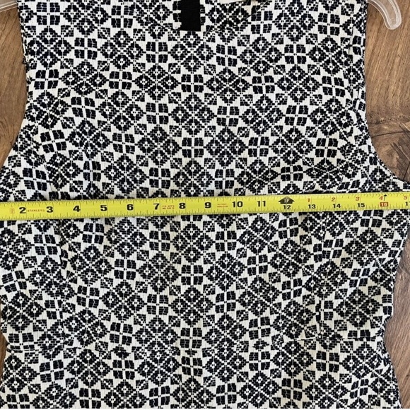 Excellent condition Tory Burch size 6 woven dress - Picture 9 of 10